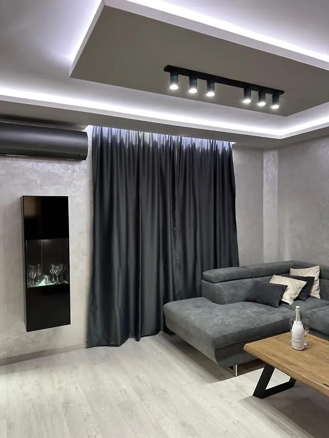 Елегантен Двустаен Апартамент Four Seasons 布尔加斯 公寓