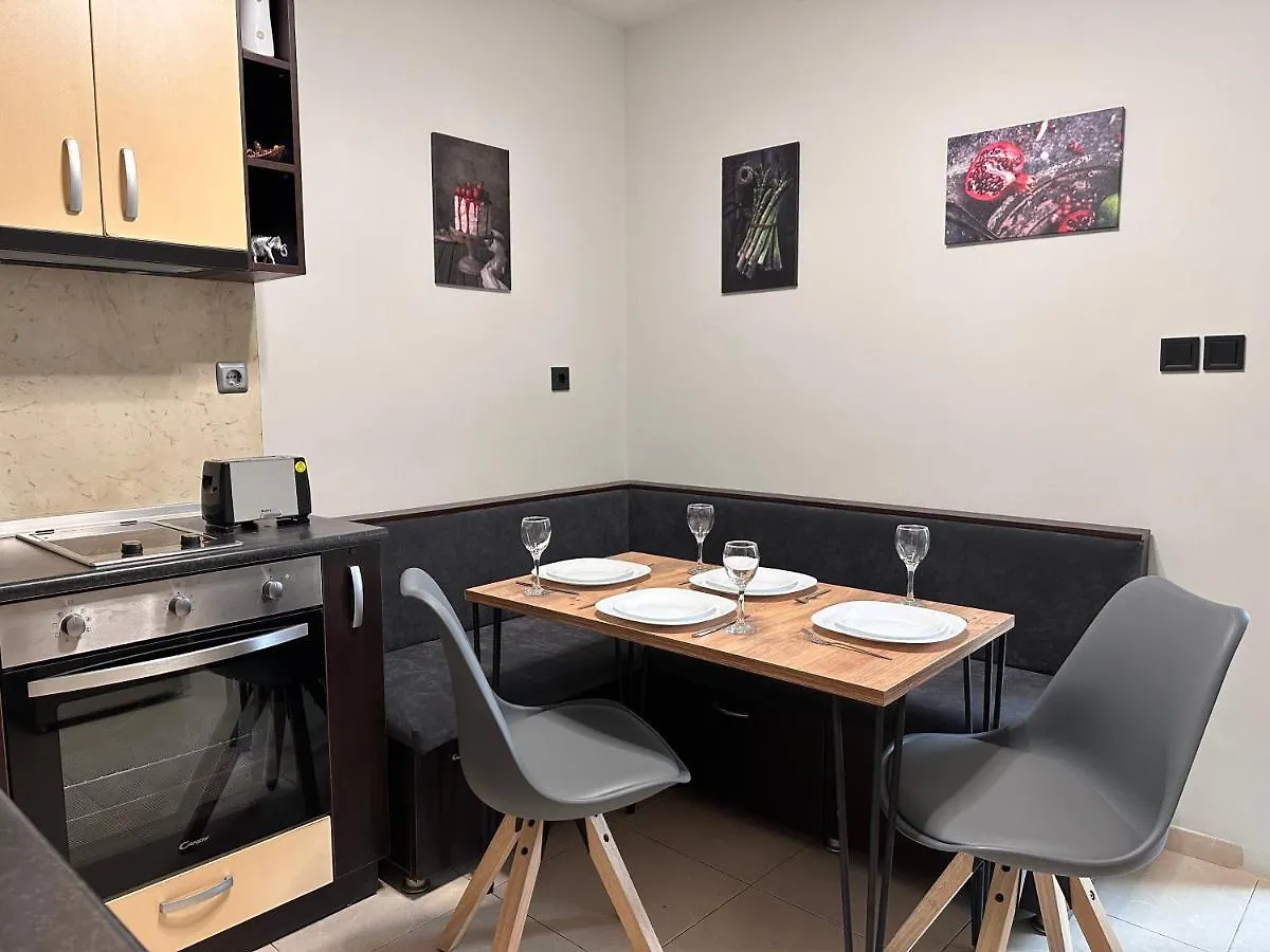 Елегантен Двустаен Апартамент Four Seasons Burgas Apartment